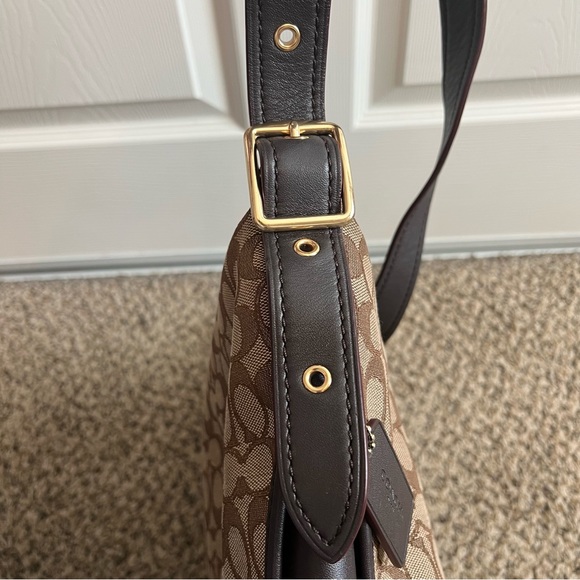 Coach - Signature Jacquard Dufflette - Khaki/Brown/Light Gold - Picture 5 of 15